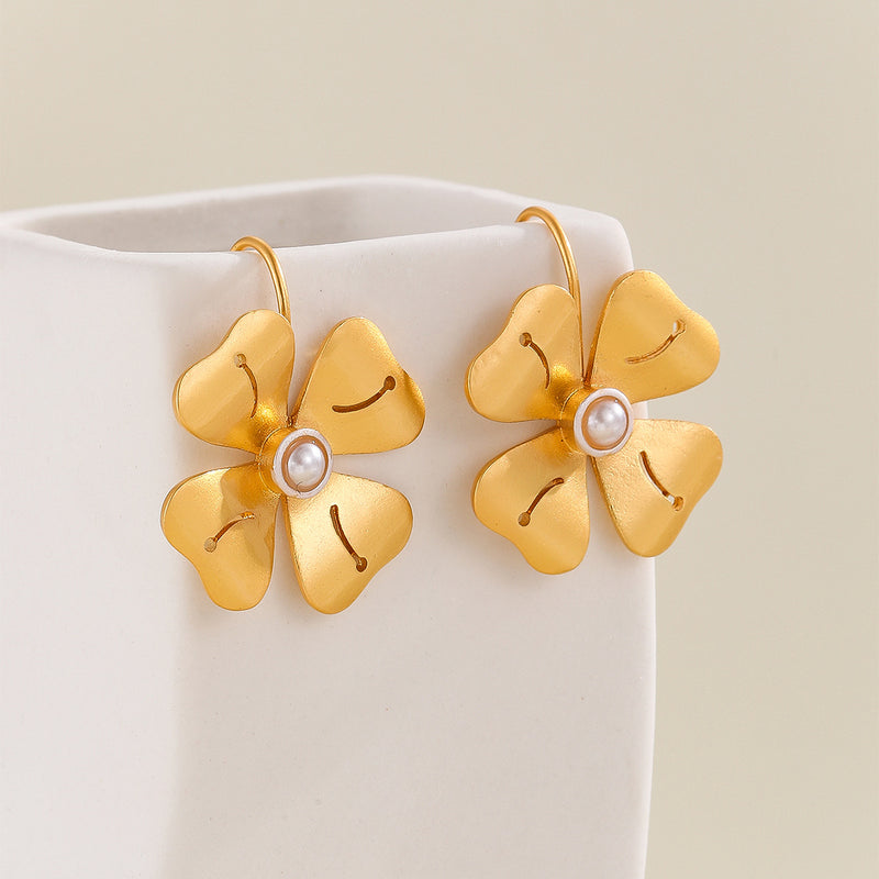 Stunning Gold Earring for Daily Wear
