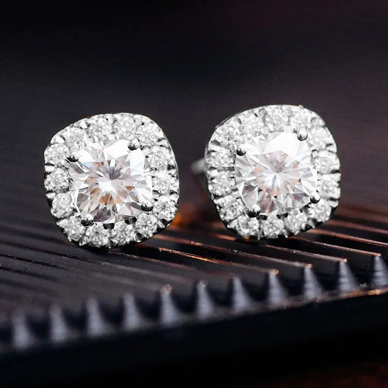 Charming Earring for Any Occasion