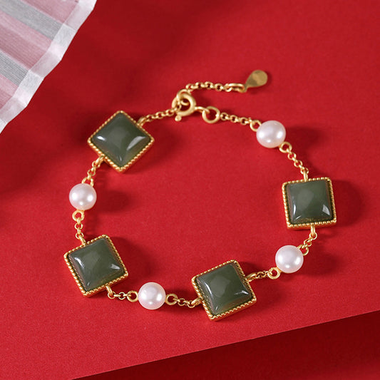 Beautiful Gold Bracelet with Unique Style