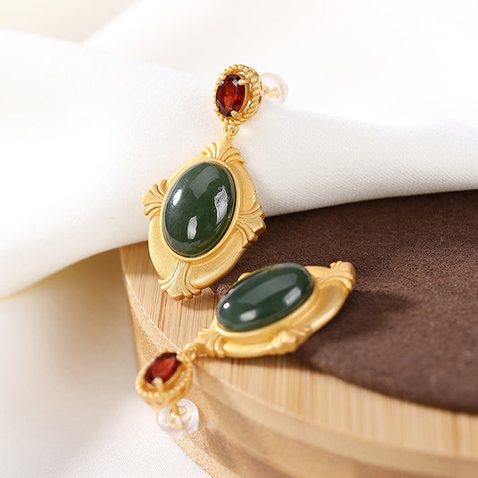 Charming Gold Earring for Any Occasion