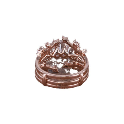 Classic Gold Ring with Timeless Appeal