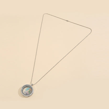 Beautiful Pendant with Unique Style