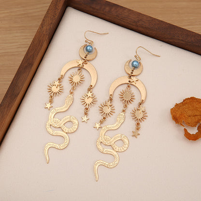 Classic Gold Earring with Timeless Appeal