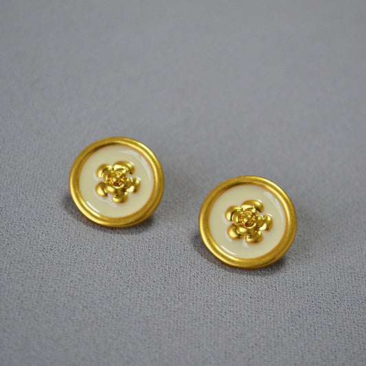 Romantic Gold Earring for Special Moments