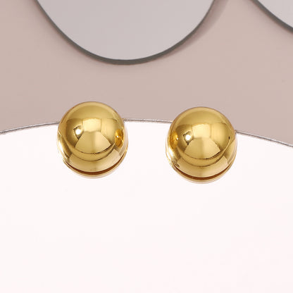 Romantic Gold Earring for Special Moments