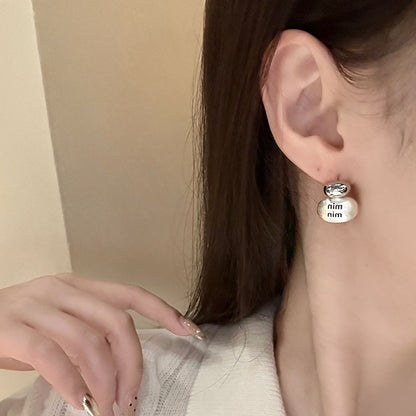 Romantic Gold Earring for Special Moments