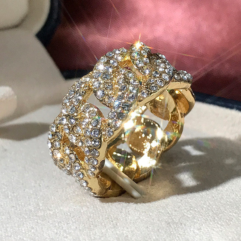 Classic Chain with Timeless Appeal