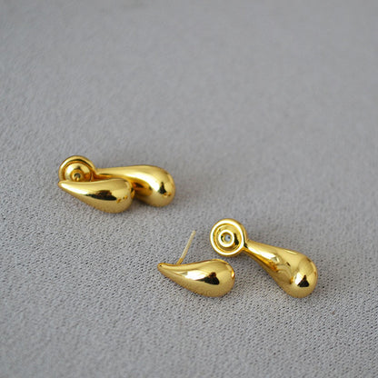 Classic Gold Earring with Timeless Appeal