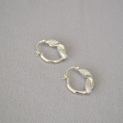 Classic Gold Earring with Timeless Appeal
