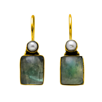 Classic Pearl Earring with Timeless Appeal