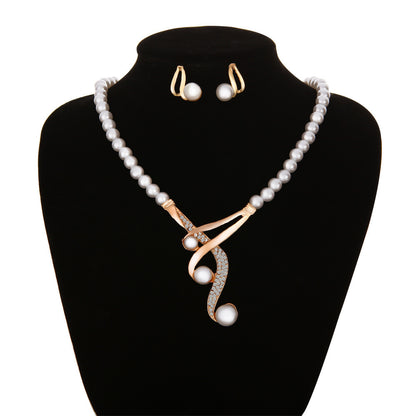 Charming Pearl Necklace for Any Occasion
