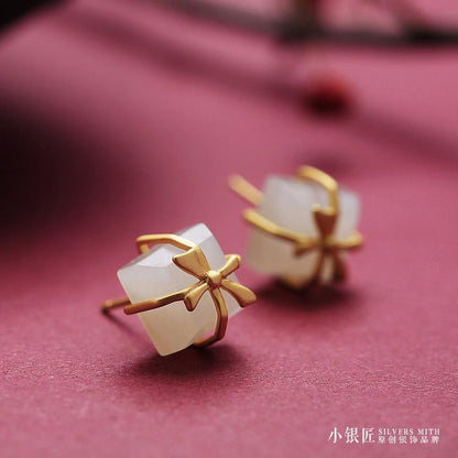 Romantic Gold Earring for Special Moments