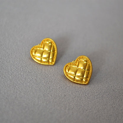 Elegant Gold Earring for Every Occasion