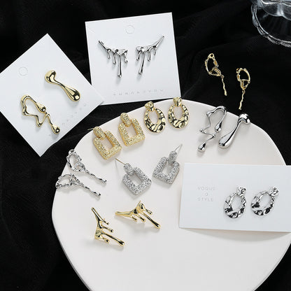 Romantic Gold Earring for Special Moments