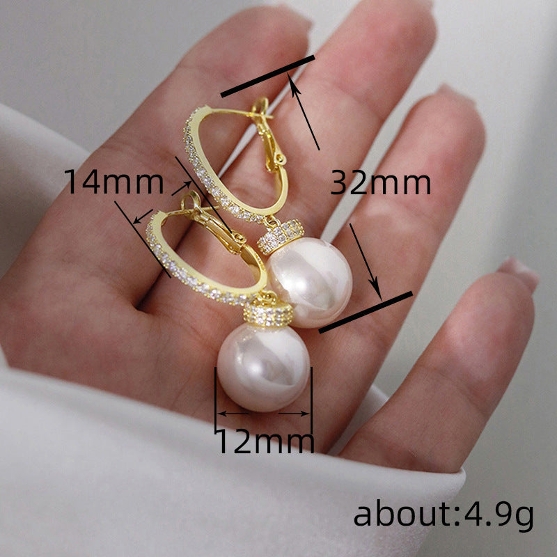 Classic Pearl Earring with Timeless Appeal