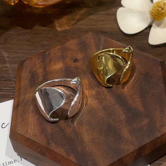 Charming Piece for Any Occasion