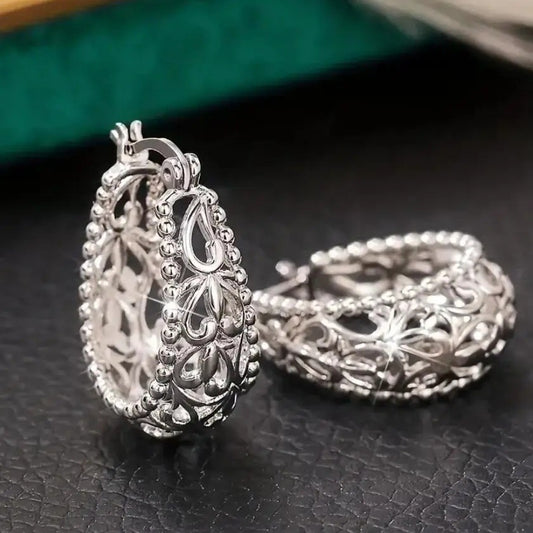 Elegant Silver Earring for Every Occasion