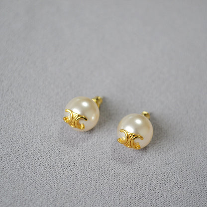 Charming Silver Earring for Any Occasion