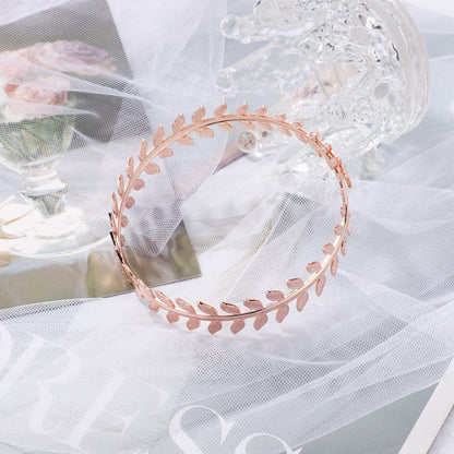 Classic Gold Bracelet with Timeless Appeal