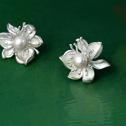 Beautiful Silver Earring with Unique Style