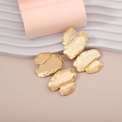 Beautiful Gold Earring with Unique Style