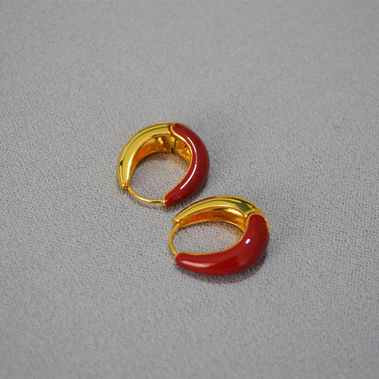 Charming Gold Earring for Any Occasion