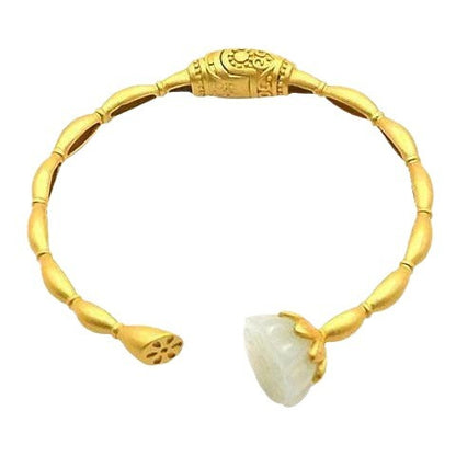 Romantic Gold Bracelet for Special Moments