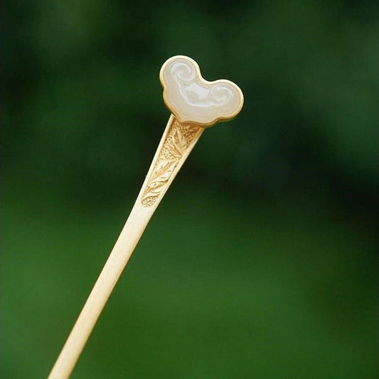 Charming Gold Piece for Any Occasion