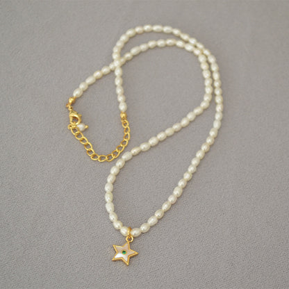 Classic Pearl Necklace with Timeless Appeal