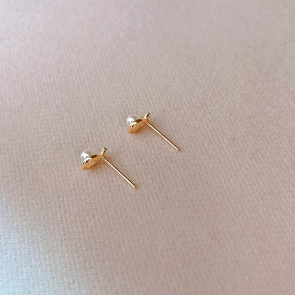 Beautiful Pearl Earring with Unique Style