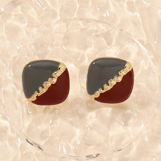 Classic Earring with Timeless Appeal