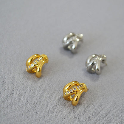 Beautiful Gold Earring with Unique Style