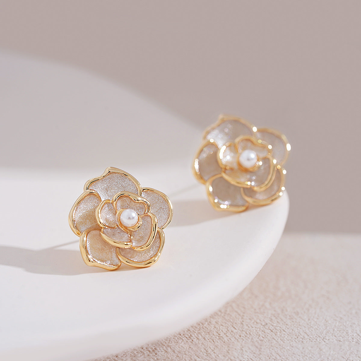 Classic Pearl Earring with Timeless Appeal