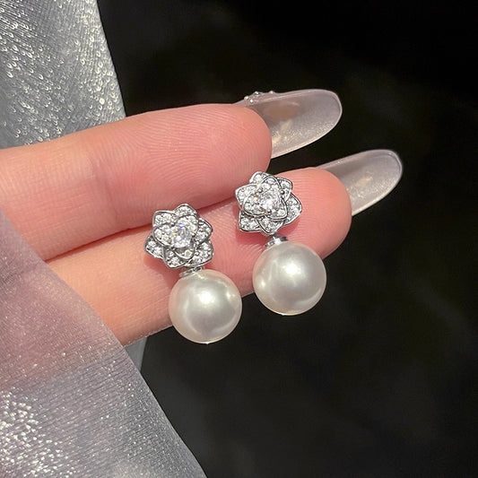 Stunning Pearl Earring for Daily Wear