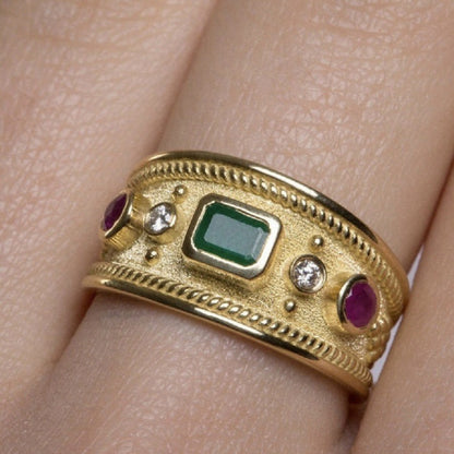 Stunning Gold Ring for Daily Wear