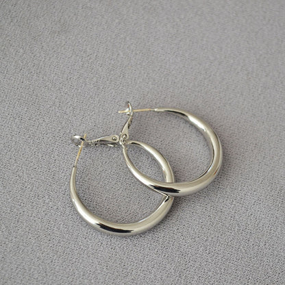 Romantic Silver Earring for Special Moments