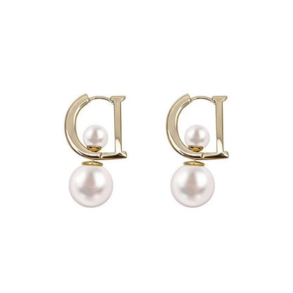 Romantic Gold Earring for Special Moments