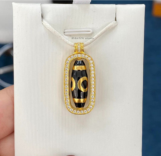 Charming Piece for Any Occasion