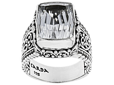 Classic Silver Ring with Timeless Appeal