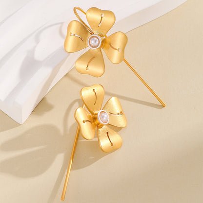 Stunning Gold Earring for Daily Wear