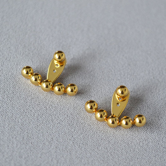 Charming Gold Earring for Any Occasion
