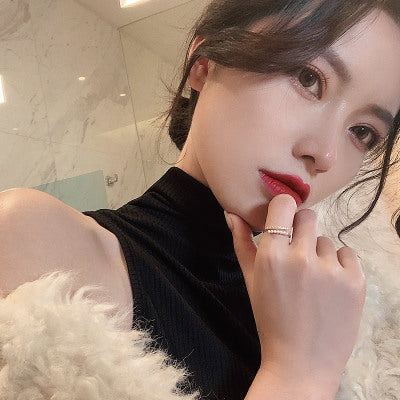 Beautiful Pearl Ring with Unique Style