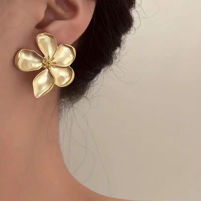 Classic Earring with Timeless Appeal