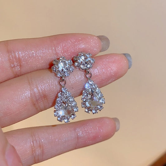 Charming Earring for Any Occasion