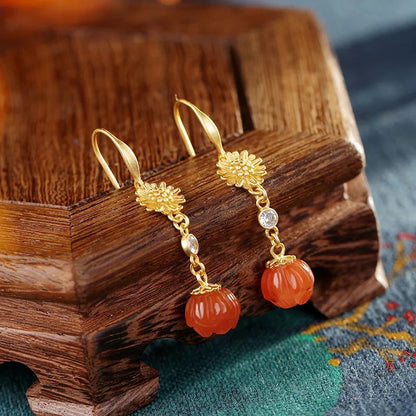 Classic Gold Earring with Timeless Appeal