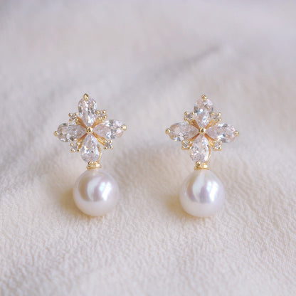 Romantic Pearl Earring for Special Moments
