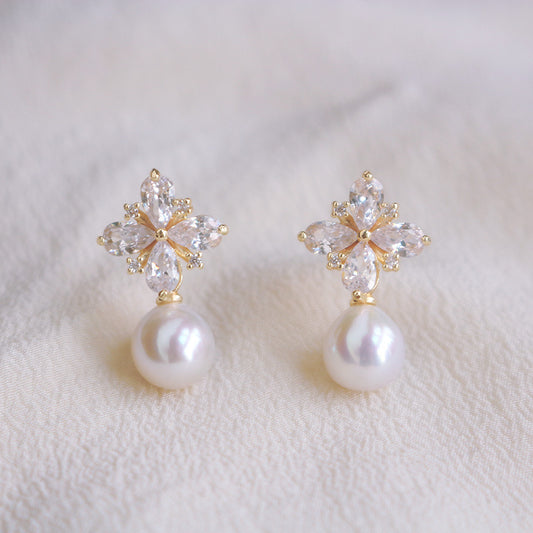 Romantic Pearl Earring for Special Moments
