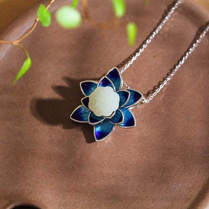 Classic Silver Necklace with Timeless Appeal