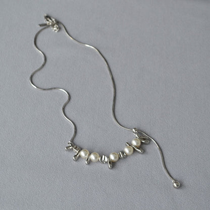 Romantic Silver Necklace for Special Moments