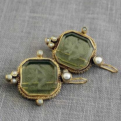 Charming Piece for Any Occasion